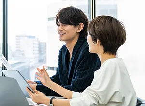 【好待遇/自動車部品メーカー】Sales and Marketing Advisor（ドライバー支ーカ給）